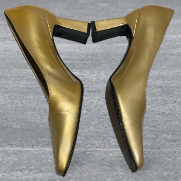STUART WEITZMAN Gold Patent Leather Heels Size 8 - Picture 7 of 15
